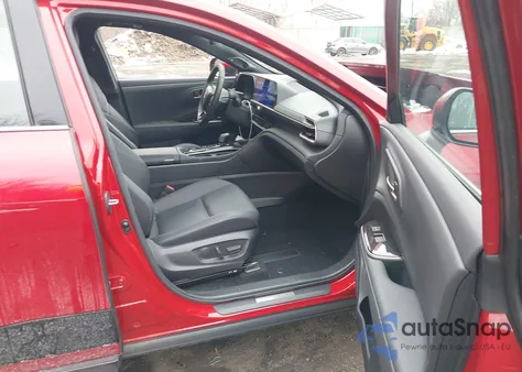 2024 Toyota Crown Limited z USA, uszkodzony, nr VIN JTDAAAAF8R3030434